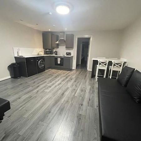 Hosted By Ryan - 2 Bedroom Apartment Liverpool Luaran gambar