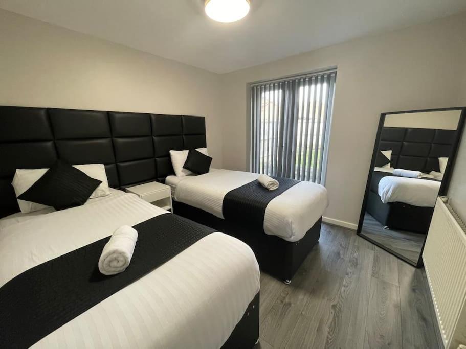 Hosted By Ryan - 2 Bedroom Apartment Liverpool Luaran gambar